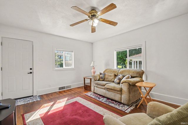 817 E Victoria Street, South Bend, IN 46614