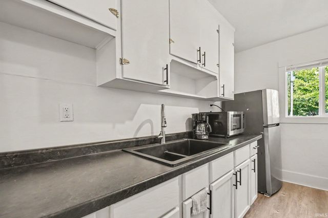 817 E Victoria Street, South Bend, IN 46614