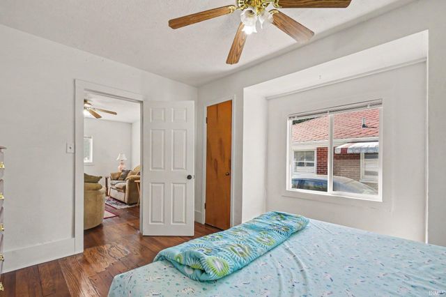 817 E Victoria Street, South Bend, IN 46614