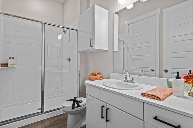 865 Limmer LOOP 1105, Hutto, TX 78634