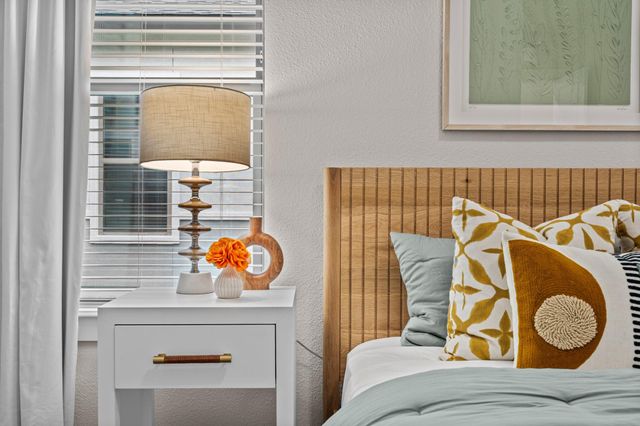 865 Limmer LOOP 1105, Hutto, TX 78634