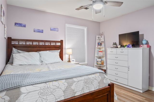 110 S Race Street, Tioga, TX 76271