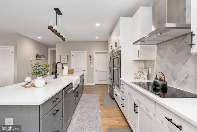 261 WASHINGTON ST, Locust Grove, VA 22508