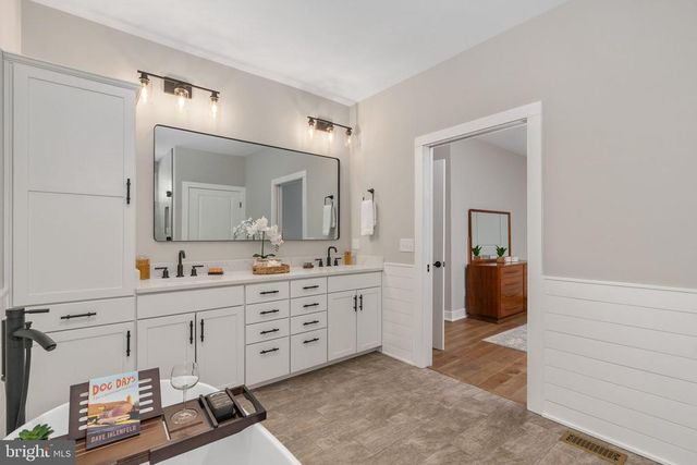 261 WASHINGTON ST, Locust Grove, VA 22508