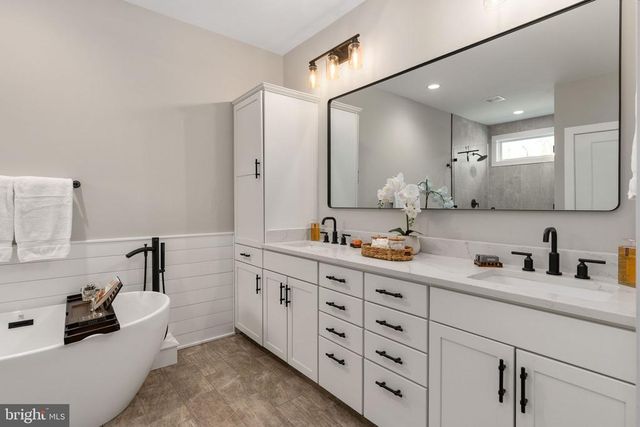 261 WASHINGTON ST, Locust Grove, VA 22508