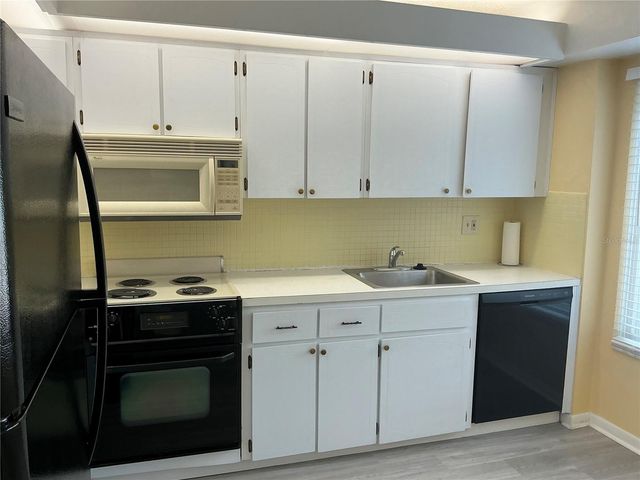 2207 BELLEAIR ROAD B22, Clearwater, FL 33764