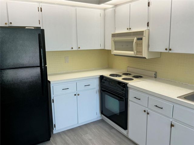 2207 BELLEAIR ROAD B22, Clearwater, FL 33764