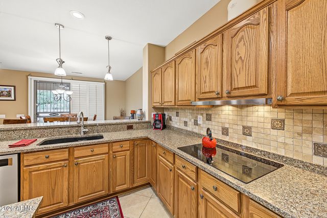 16442 W DESERT LILY Drive, Surprise, AZ 85387