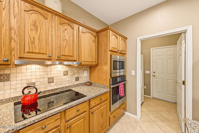 16442 W DESERT LILY Drive, Surprise, AZ 85387