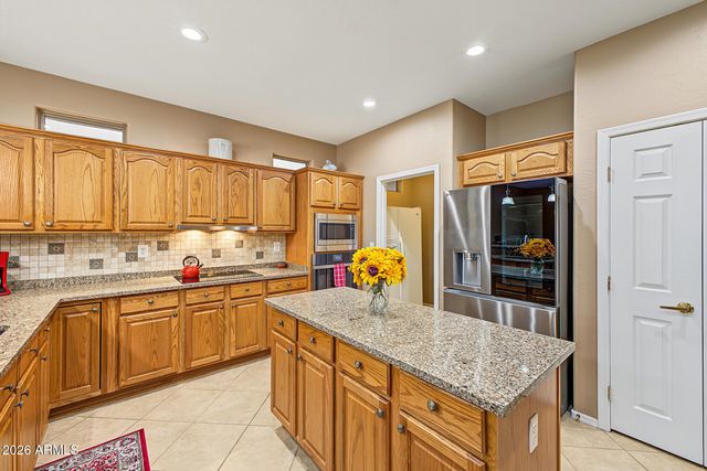 16442 W DESERT LILY Drive, Surprise, AZ 85387