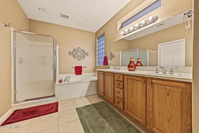 16442 W DESERT LILY Drive, Surprise, AZ 85387
