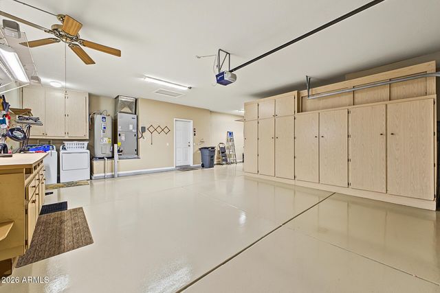 16442 W DESERT LILY Drive, Surprise, AZ 85387