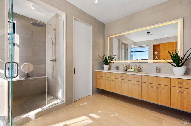 46 Cliff Rd, Belvedere, CA 94920