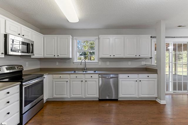 532 Tut Court, Woodruff, SC 29388