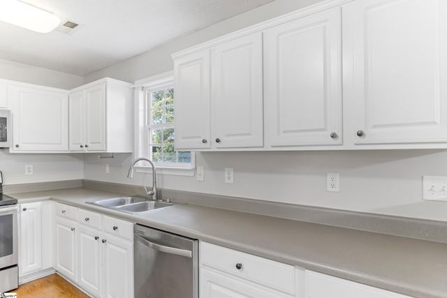 532 Tut Court, Woodruff, SC 29388