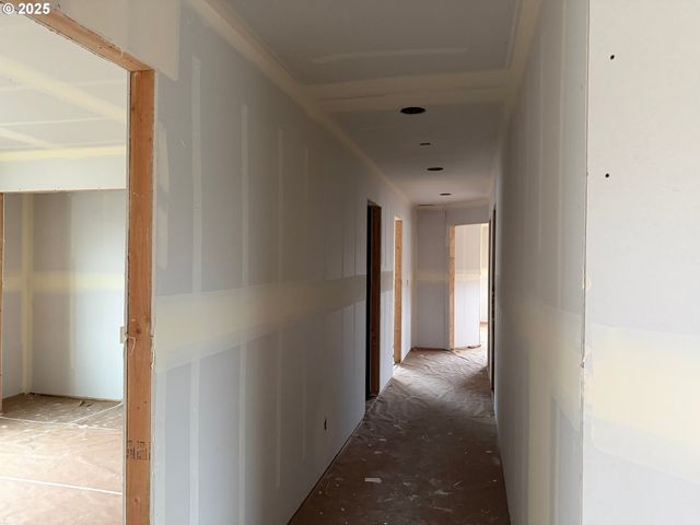 1750 N Oak St, Canby, OR 97013