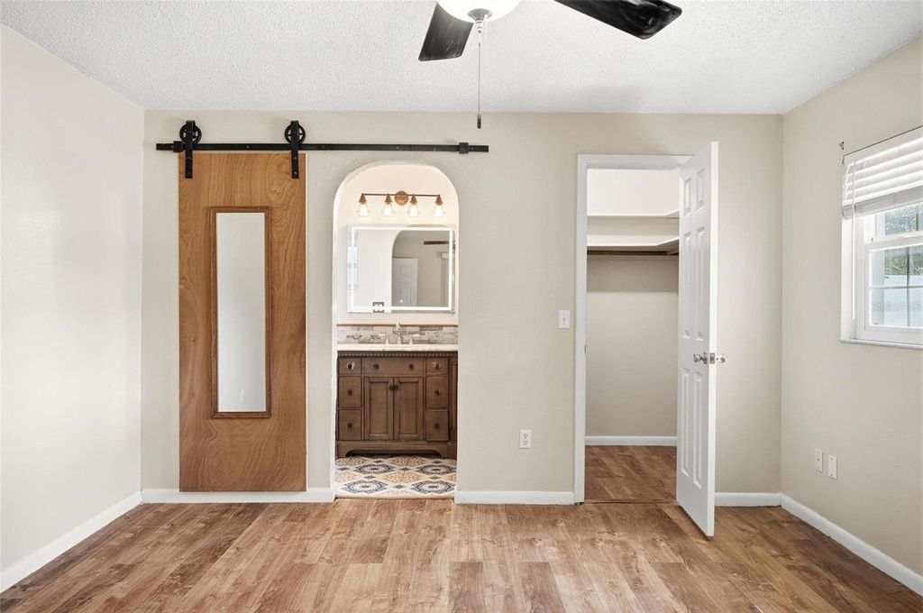 Image 11 of property listing at 1071 ANGORA STREET, Deltona, FL 32725