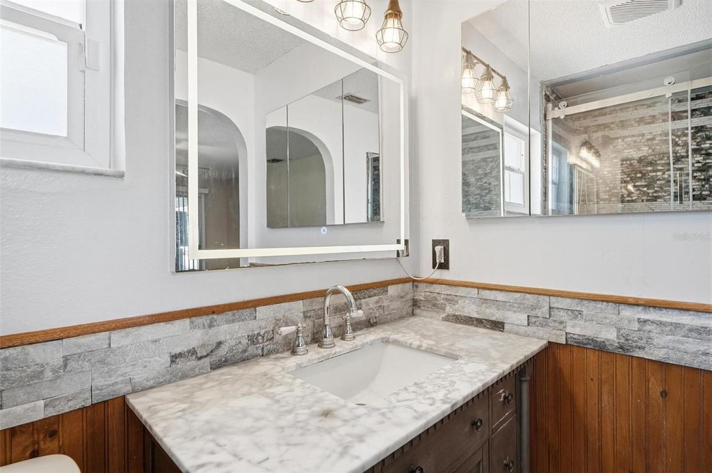 Image 13 of property listing at 1071 ANGORA STREET, Deltona, FL 32725