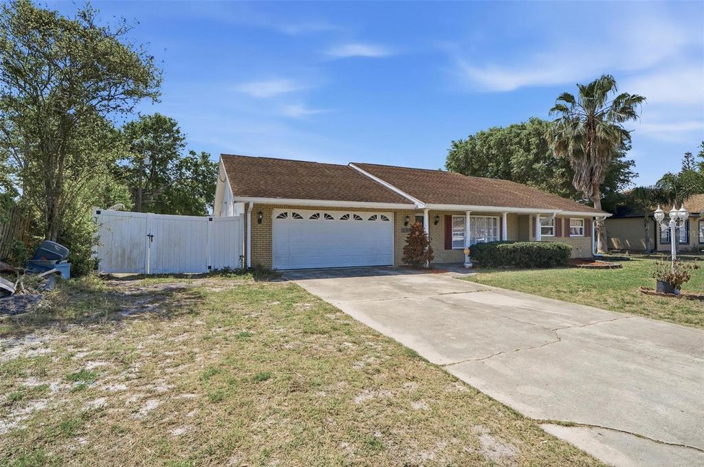 Image 37 of property listing at 1071 ANGORA STREET, Deltona, FL 32725
