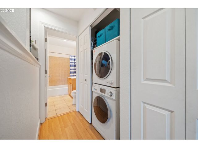 7302 N NEW YORK Ave 2, Portland, OR 97203