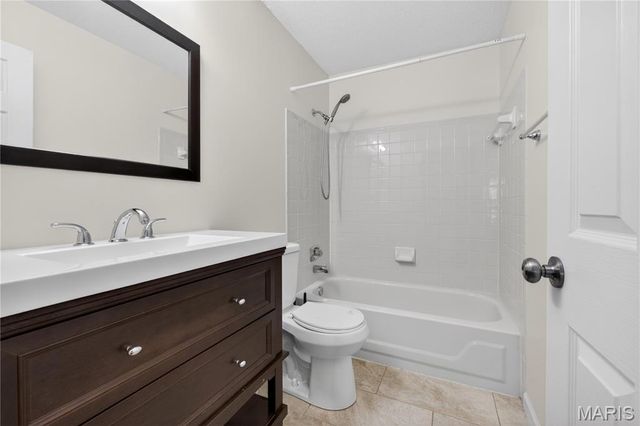 18 Eagle Chase Court, St Peters, MO 63376