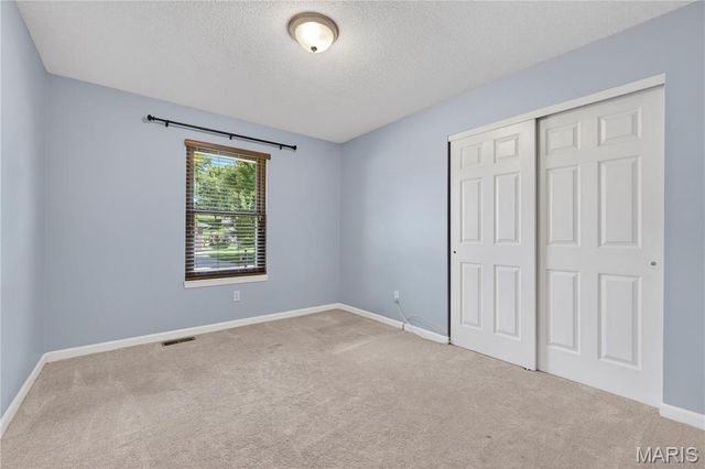 18 Eagle Chase Court, St Peters, MO 63376