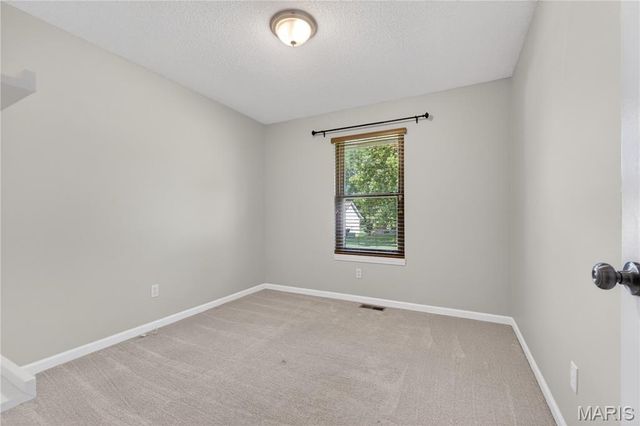 18 Eagle Chase Court, St Peters, MO 63376
