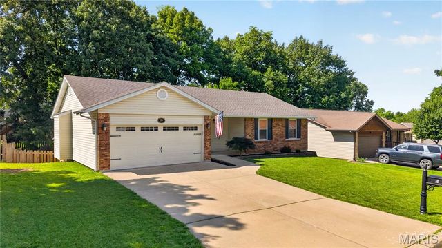 18 Eagle Chase Court, St Peters, MO 63376