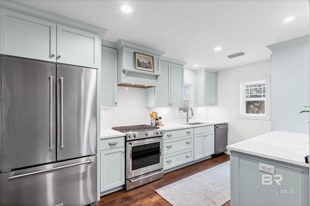 653 Fairhope Avenue, Fairhope, AL 36532