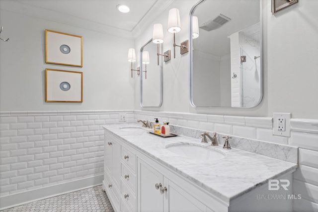 653 Fairhope Avenue, Fairhope, AL 36532