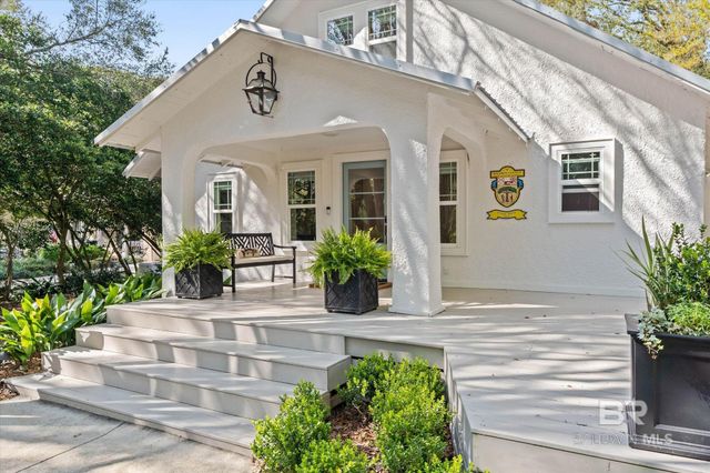 653 Fairhope Avenue, Fairhope, AL 36532