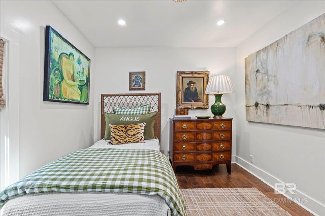 653 Fairhope Avenue, Fairhope, AL 36532