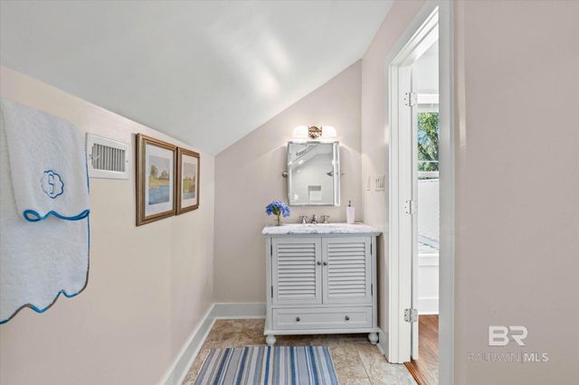 653 Fairhope Avenue, Fairhope, AL 36532