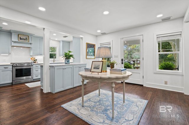 653 Fairhope Avenue, Fairhope, AL 36532