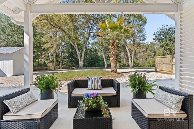 653 Fairhope Avenue, Fairhope, AL 36532