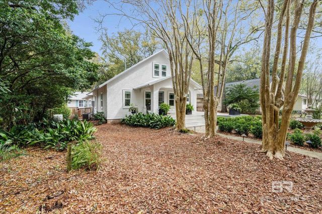 653 Fairhope Avenue, Fairhope, AL 36532