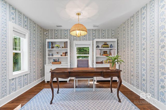 653 Fairhope Avenue, Fairhope, AL 36532