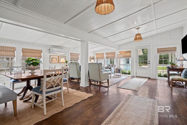 653 Fairhope Avenue, Fairhope, AL 36532