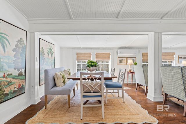 653 Fairhope Avenue, Fairhope, AL 36532