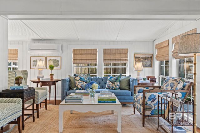 653 Fairhope Avenue, Fairhope, AL 36532