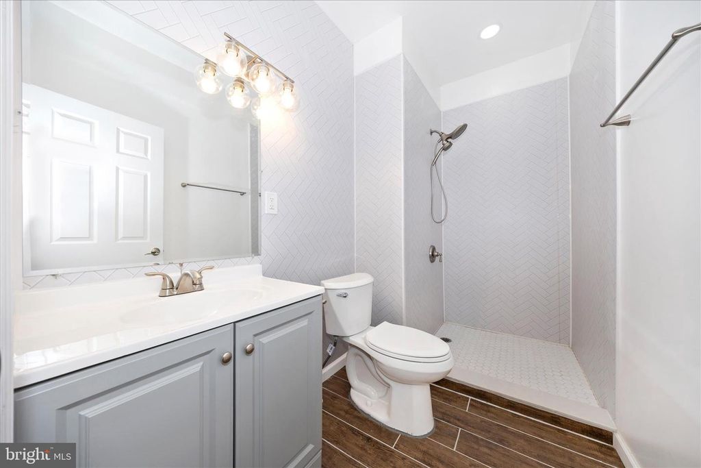 Image 17 of property listing at 16 BELVIEW AVE, Hagerstown, MD 21742