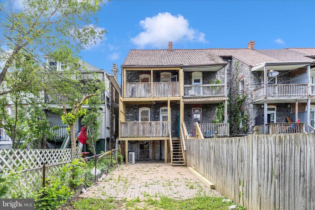 Image 20 of property listing at 16 BELVIEW AVE, Hagerstown, MD 21742