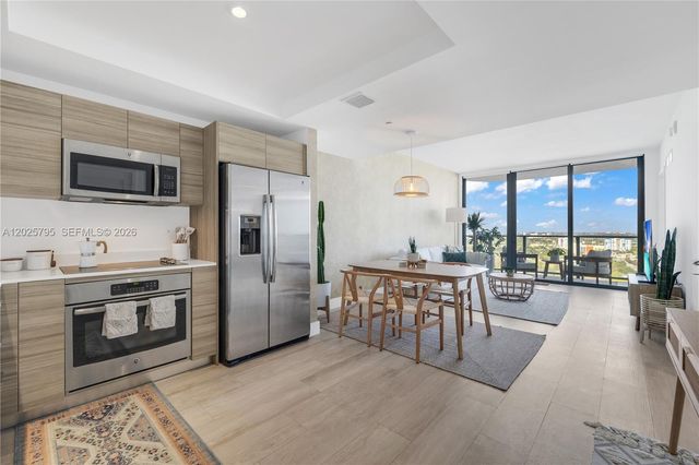 121 NE 34th St 2111, Miami, FL 33137