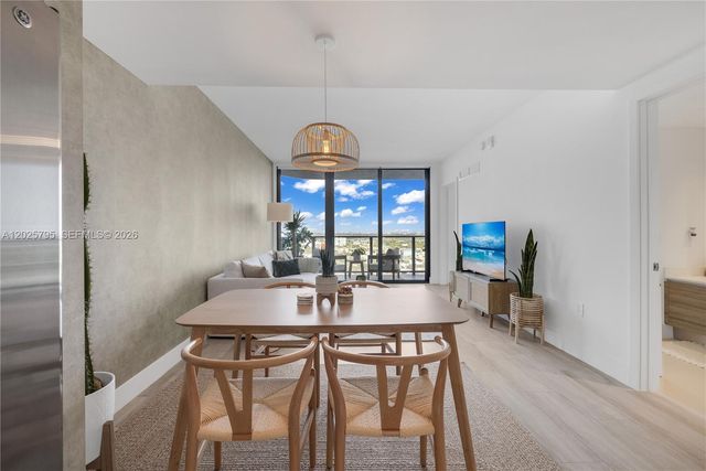 121 NE 34th St 2111, Miami, FL 33137