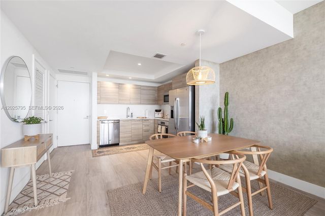 121 NE 34th St 2111, Miami, FL 33137