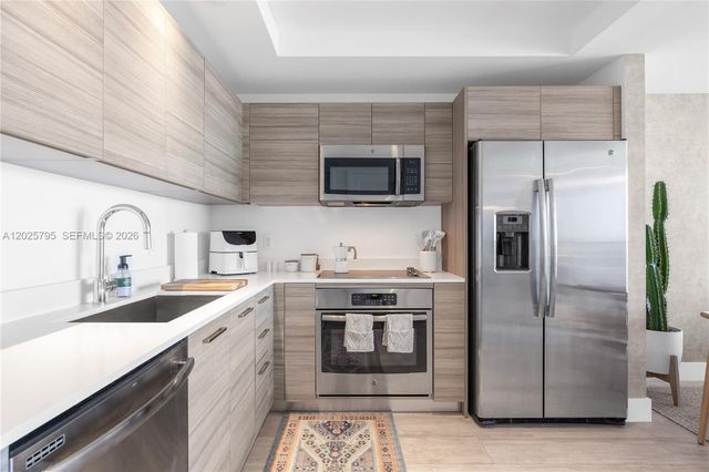121 NE 34th St 2111, Miami, FL 33137