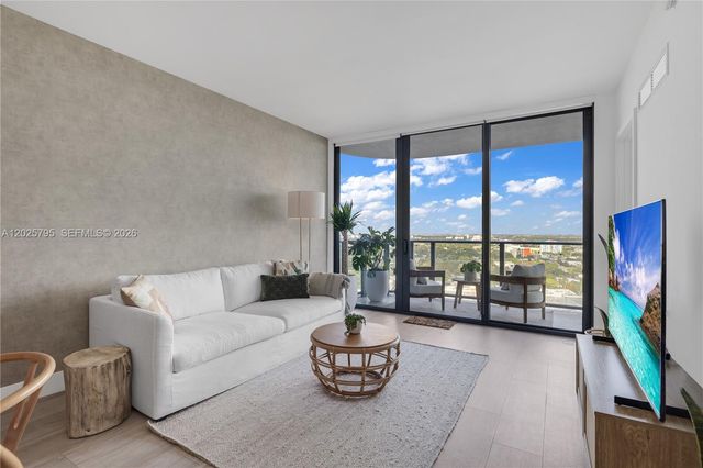 121 NE 34th St 2111, Miami, FL 33137