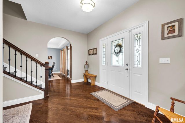 1020 GREENBRIER Lane, Washington, IL 61571