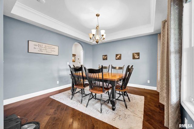 1020 GREENBRIER Lane, Washington, IL 61571