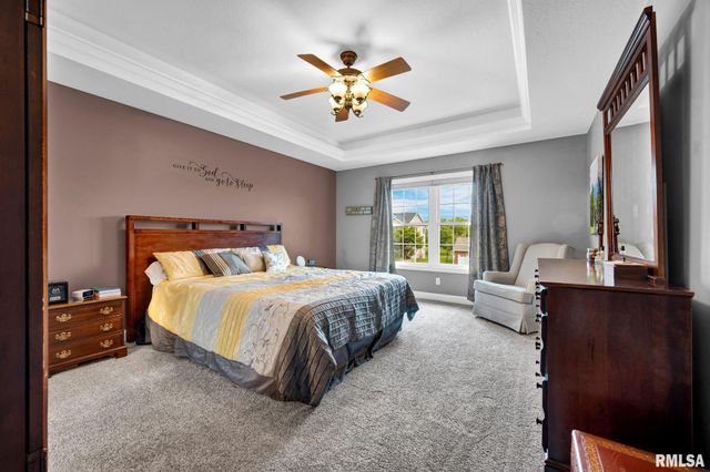 1020 GREENBRIER Lane, Washington, IL 61571